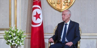 تونس.. سعيد يبحث مع رؤساء حكومات سابقين الأزمة السياسية بالبلاد
