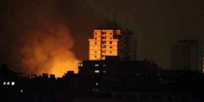غارات إسرائيلية على مواقع فلسطينية في قطاع غزة والمقاومة تطلق نيران مضاداتها الأرضية