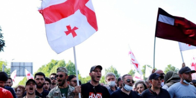 الاعتداء بسكين على سائح روسي في جورجيا لوجود حلق في أذنه