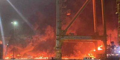انفجار عنيف في ميناء جبل علي النفطي في دبي