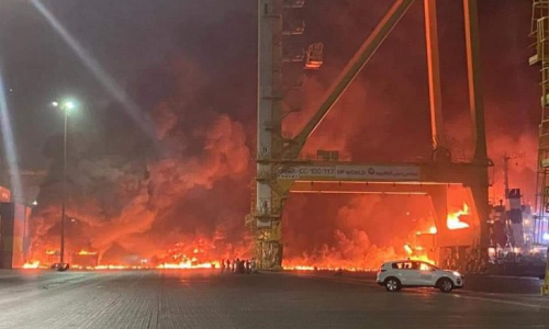 انفجار عنيف في ميناء جبل علي النفطي في دبي