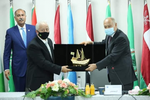 العربي للأسمدة يكرم الأمين العام لجامعة الدول العربية لدوره البارز في دعم الاتحادات النوعية 
