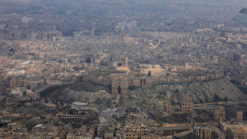 انفجار عبوة ناسفة بسيارة في مدينة الباب شرق حلب بسوريا