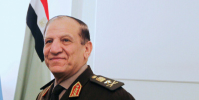 مصر.. نجل الفريق عنان يتهم "الإخوان" بالوقوف وراء صفحات تحمل اسم والده على مواقع التواصل