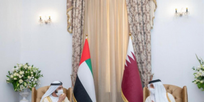 بن راشد في لقائه مع أمير قطر على هامش "مؤتمر بغداد": الأمير تميم شقيق وصديق