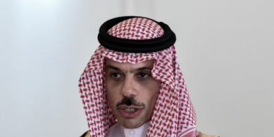وزير الخارجية السعودي: أيدينا ممدودة لإيران