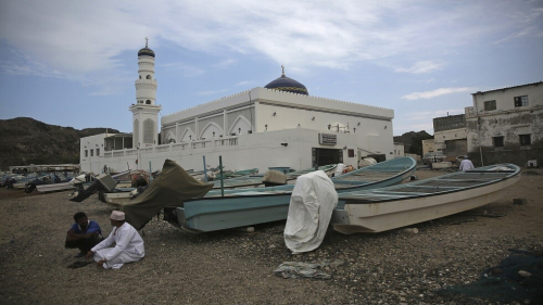 العثور على صيادين عمانيين بعد اختفائهما 9 أيام في البحر