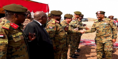 السودان.. البرهان يحذر: "ليس مسموحا لأحد التدخل في الشأن العسكري"