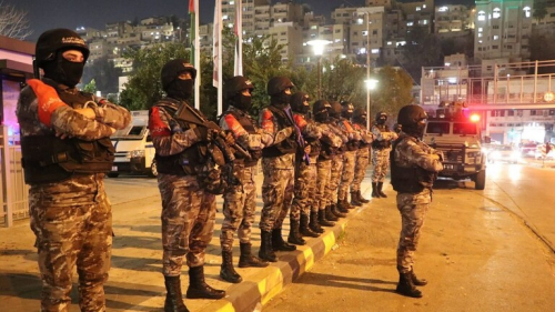 الأمن العام الأردني يعتقل 44 شخصا شاركوا في أعمال شغب ويكثف انتشاره في محافظات المملكة 