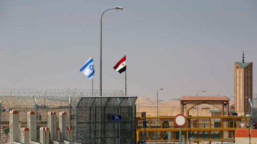 نتنياهو يستفز مصر ويتحداها أمام بايدن.. والقاهرة ترد