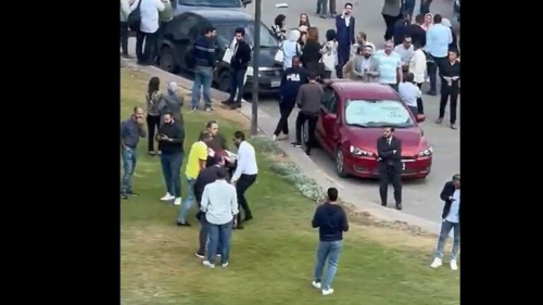 مصر.. مشاهد من عمليات الاختناق بسبب رائحة كريهة في القرية الذكية (فيديو)