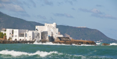 الجيش الجزائري يعلن توقيف ثلاثة مغاربة على متن دراجة مائية
