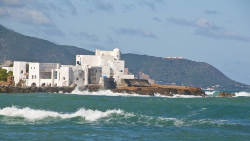 الجيش الجزائري يعلن توقيف ثلاثة مغاربة على متن دراجة مائية