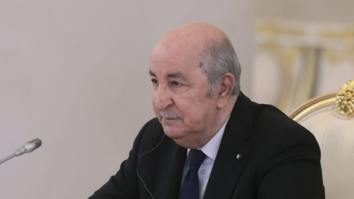 الرئيس الجزائري يدعو الليبيين إلى "لم الشمل وتغليب المصلحة العليا" للبلاد