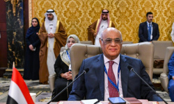 اليمن تتحدى الأزمات وتقود المشهد في القمة العربية الـ33 بالبحرين