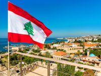 واشنطن تأمر بإجلاء موظفيها غير الأساسيين وعائلاتهم من لبنان بسبب تصاعد التوتر الإقليمي