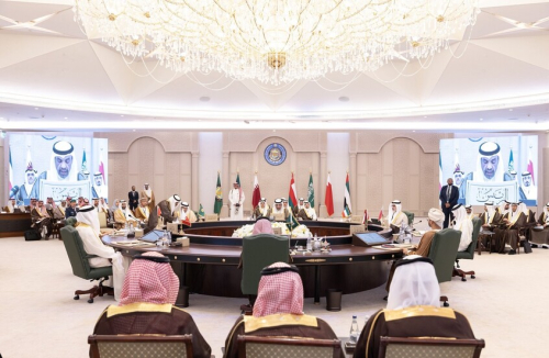 طعنة في ظهر الوسيط: مجلس التعاون يصف الهجوم الإيراني على قطر بـ"الانتهاك الصارخ" ويتوعد بالوقوف صفاً واحداً