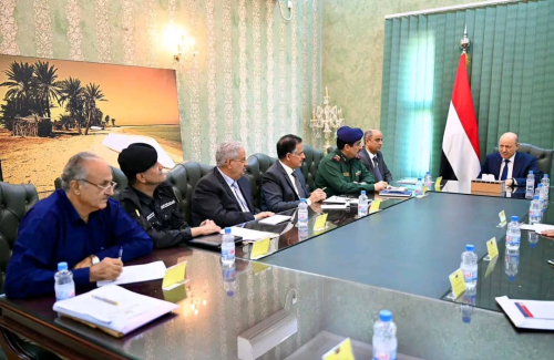 خيانة وتخابر مع الحوثي.. الرئاسة اليمنية تتهم "أمجد خالد" بإدارة خلية اغتالت مسؤولاً أممياً وسعت لإسقاط مدن من الداخل