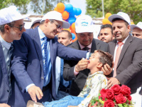 بينما يطرق 13 ألف عامل أبواب عدن.. بن بريك يوجه اتهاماً نارياً: الحوثي أعاد الشلل لأطفالنا بمنع اللقاحات