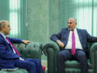 في لقاء غلب عليه طابع التحذير.. الزُبيدي لرئيس الوزراء: أي تباطؤ حكومي غير مقبول