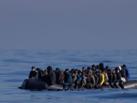 فاجعة تهز مصر! قصة 6 ناجين فقط من قارب كان عليه 81 شخصًا.. تفاصيل مؤلمة!