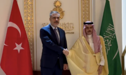 مكالمة بين فيدان وبن فرحان تشعل التوقعات: اعتراف وشيك بدولة فلسطين