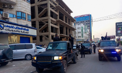 هجوم غير متوقع في عدن.. شاهد ما فعله جهاز مكافحة الإرهاب بـ30 شركة صرافة (صور)