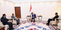 ملف سري على طاولة الرئيس العليمي... ما علاقة رواتب القضاة بالحرب على الفساد