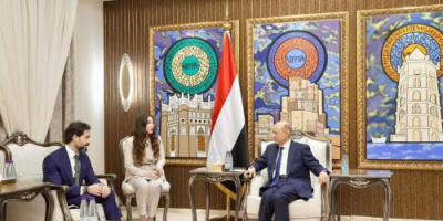 اجتماع سري في الرياض... أمريكا والرئاسي اليمني يطلقان أخطر خطة ضد الحوثيين (تفاصيل لأول مرة)