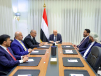 بعد شكوى "الانتقالي".. "الرئاسي" يعقد اجتماعاً استثنائياً ويتعهد بـ"التوافق الوطني" وإنهاء التفرد بالقرار