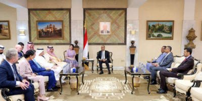اجتماع رفيع في الرياض.. بن بريك يطرح خطة إنقاذ الاقتصاد اليمني أمام سفراء الدول الخمس