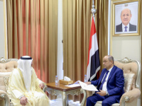 رسالة خطية غامضة من حاكم دبي تصل مكتب رئيس الوزراء اليمني... ما جاء فيها سيقلب الموازين!