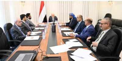 &laquo;لا جبايات بعد اليوم&raquo;.. مجلس القيادة الرئاسي يفرض التحصيل الإلكتروني على المحافظين 