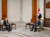 رئيس جمهورية العراق يكرّم الدكتور طلال أبوغزاله بدرع مسلّة حمورابي