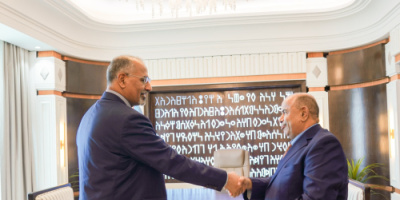 المهمة الكبرى.. الزُبيدي يسلم الخنبشي مفاتيح الاستقرار في حضرموت