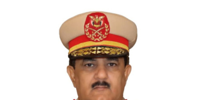 وزير الدفاع يبارك دعوة الرئيس العليمي لعقد حوار جنوبي شامل برعاية سعودية في الرياض