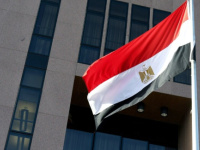 السفير الأمريكي في تل أبيب يعلن سيطرة إسرائيل على 7 دول عربية ومصر تتحرك عسكرياً