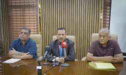 مهلة الـ 90 يوم.. محافظ عدن يهدد مسؤولي المؤسسات بالإقالة في أول لقاء مفتوح