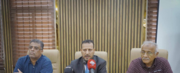 مهلة الـ 90 يوم.. محافظ عدن يهدد مسؤولي المؤسسات بالإقالة في أول لقاء مفتوح