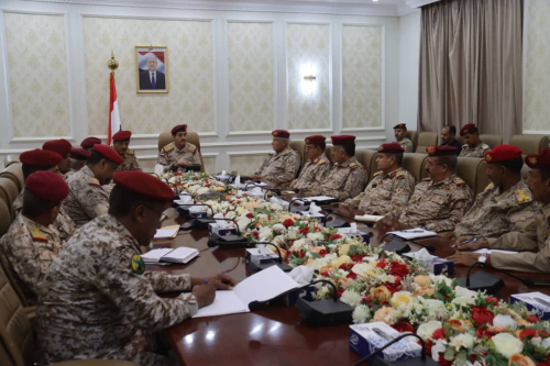 رسمياً.. وزارة الدفاع اليمنية تبدأ الاستغناء عن الأوراق وتتحول إلى جيش رقمي بالكامل