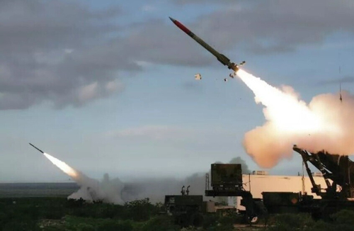 مطر الصواريخ فوق الخليج .. أرقام مرعبة لما أسقطته الدفاعات الجوية في الكويت والإمارات وقطر