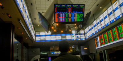 بورصات الخليج ومصر تترنح تحت وطأة التصعيد العسكري ومخاوف من صراع إقليمي طويل