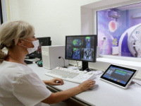 وداعاً للكيماوي.. ابتكار خلايا ذكية قادرة على اصطياد السرطان المختبئ داخل الجسم