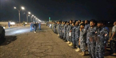 الخيار الخامس.. جنود أمن عدن يرفعون سقف التحدي أمام مقر التحالف: "حقنا أو الموت"