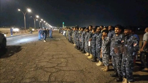 الخيار الخامس.. جنود أمن عدن يرفعون سقف التحدي أمام مقر التحالف: حقنا أو الموت