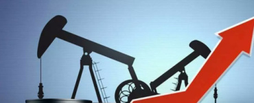 للمرة الأولى منذ عامين.. برميل النفط يتجاوز 100 دولار بعد ضربات جوية على مخازن وقود بإيران