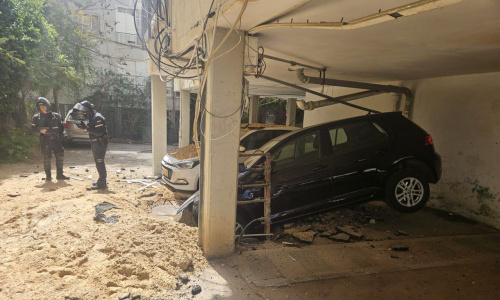 مقتل إسرائيليين وإصابة آخرين في قصف صاروخي إيراني استهدف وسط إسرائيل ومحيط بن غوريون