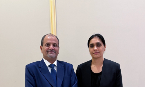 اللواء شلال شايع يبحث مع سفيرة المملكة المتحدة تعزيز التعاون الأمني وتنسيق الجهود الدولية لمكافحة الإرهاب