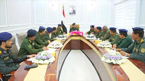 منتسبو الداخلية يردّون على الوزير حيدان: مرتبات مقطوعة منذ أربعة أشهر وفساد مستشري بمالية الوزارة في عدن