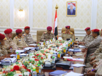 &rlm;وزير الدفاع يعقد اجتماعاً بهيئة الإسناد اللوجستي في عدن